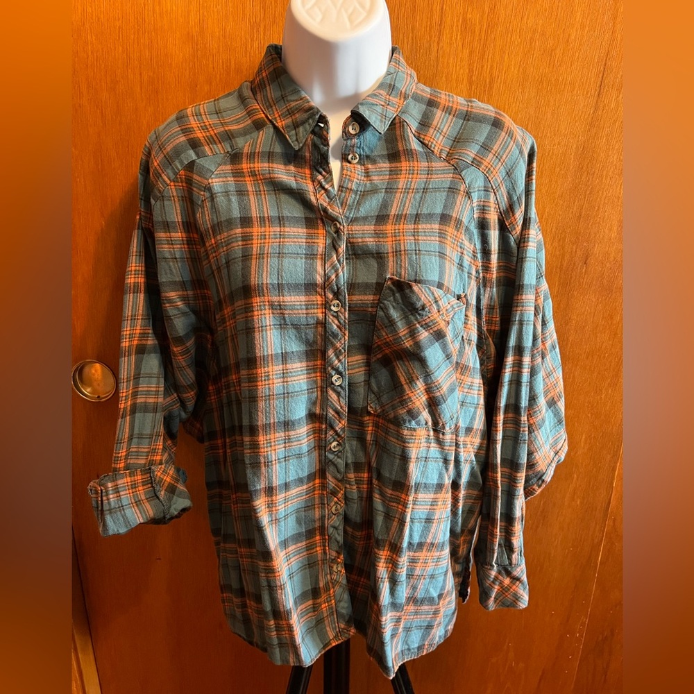 Boutique raglan sleeve oversized plaid top small green and orange flannel. NWOT